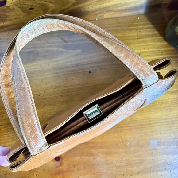 Vintage 60s 70s Tan Top Handle Handbag Structured Mod Purse Caramel Brown Frame - Picture 2 of 12